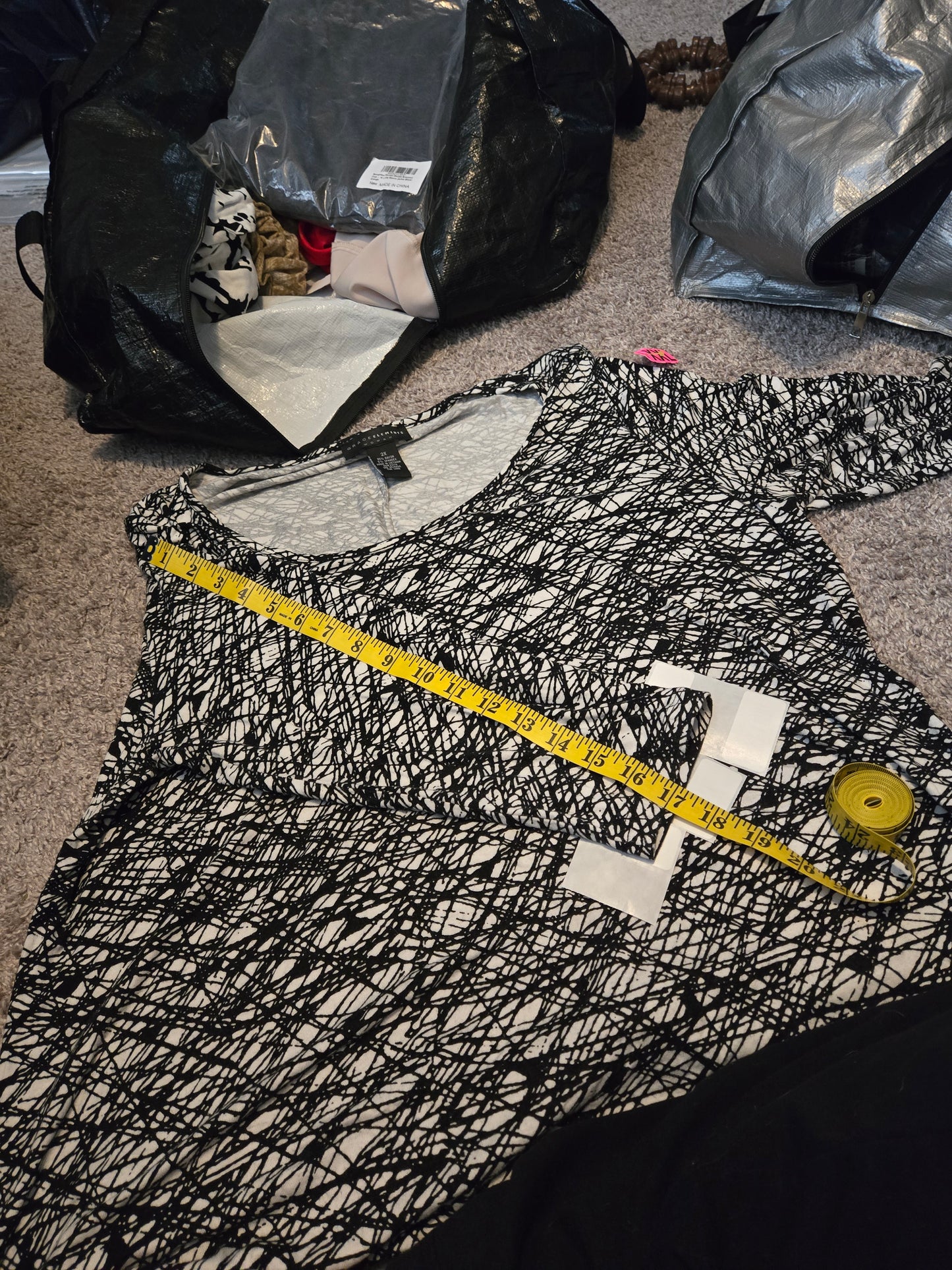 Grace Elements White and Black Abstract 3/4 Length Sleeves - Gently Used