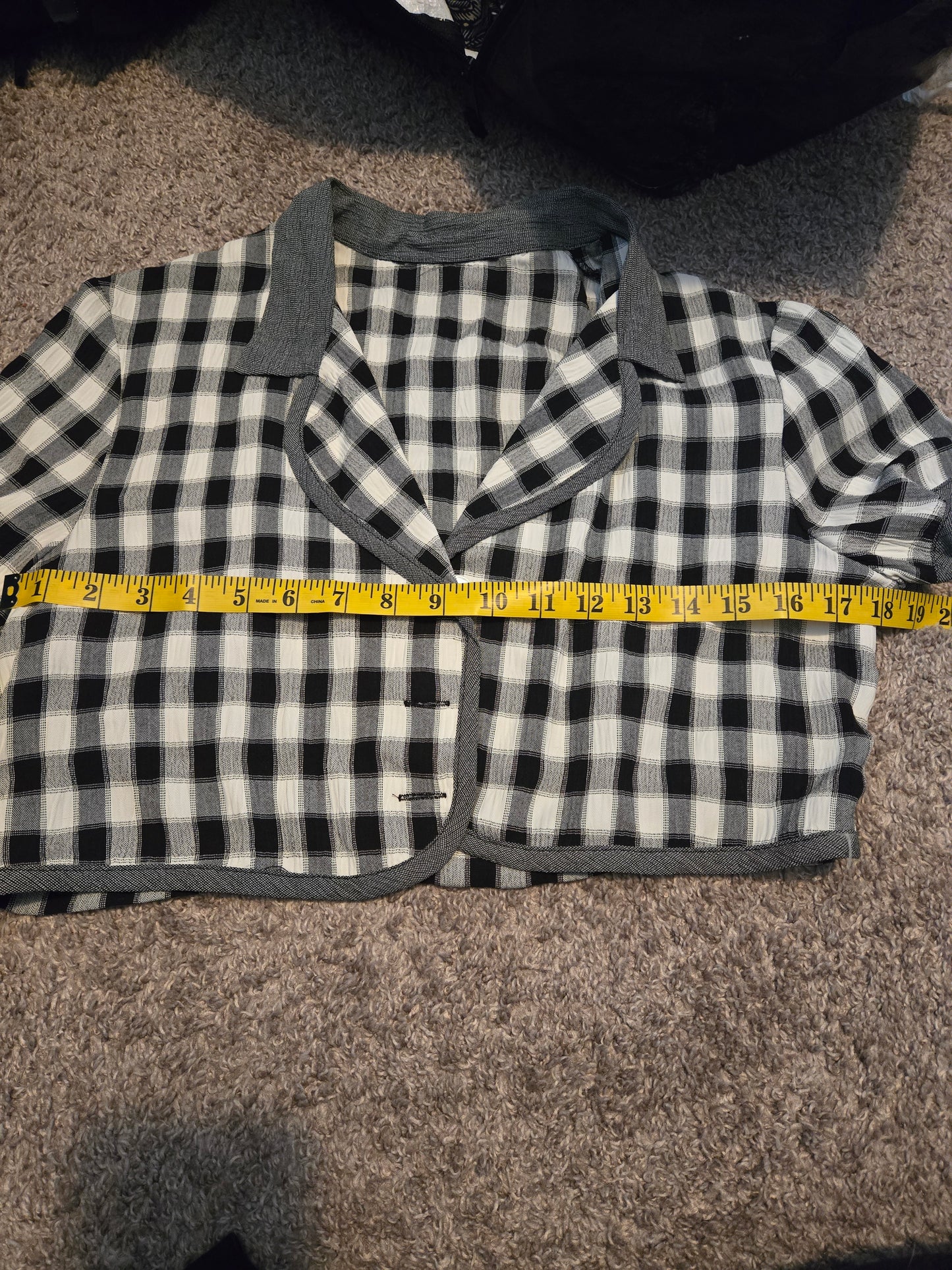 Plaid Unbranded Short Sleeve Crop Top Shirt - Gently Used