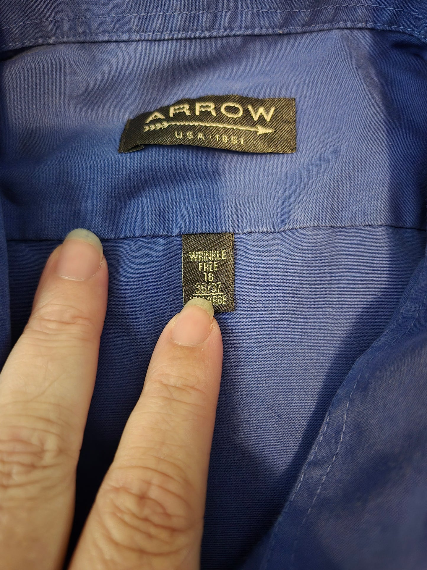Arrow Poplin Blue Long Sleeve Button Up Shirt - Gently Used