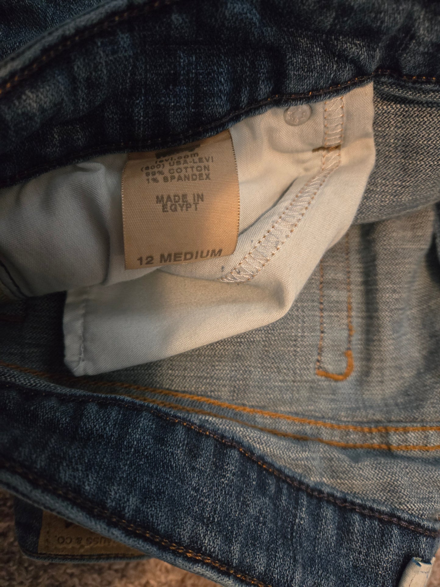 Levi Strauss Low Boot Cut Blue Jeans - Gently Used