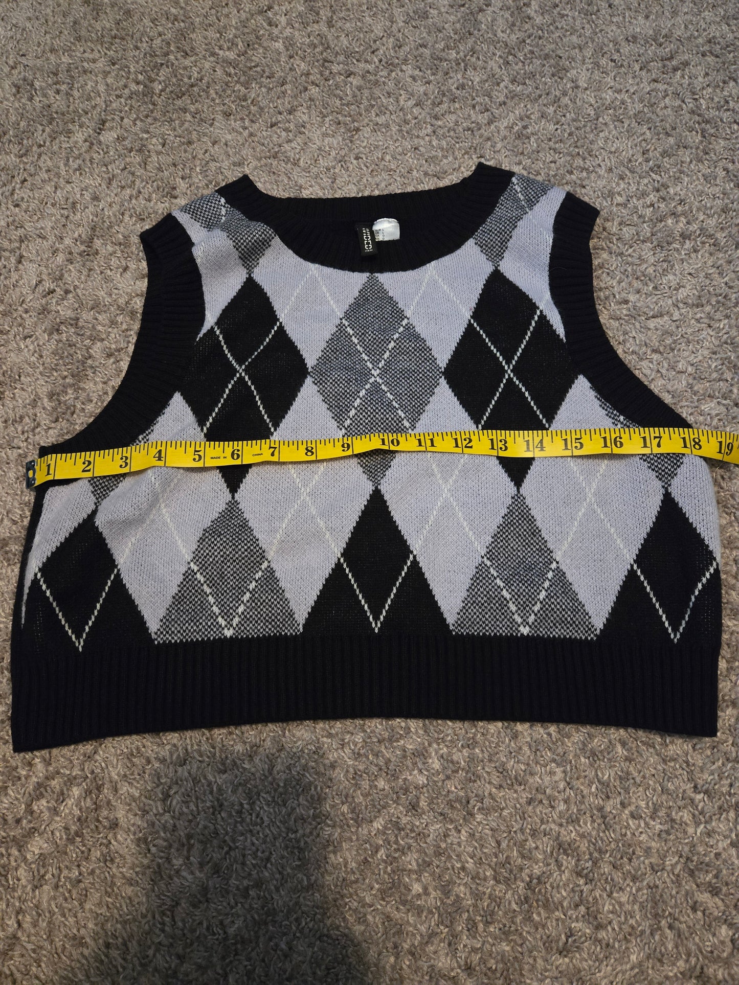 Divided Black and Gray Geometric Sleeveless Sweater Vest