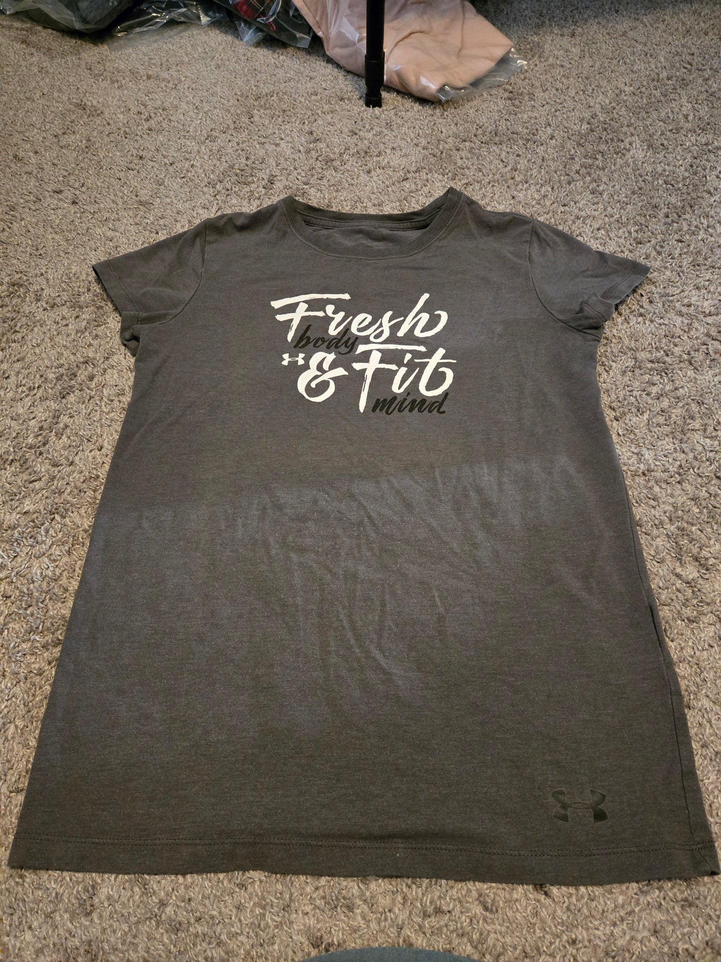 Under Armour Logo Fresh & Fit Grey Medium Short sleeve T-Shirt