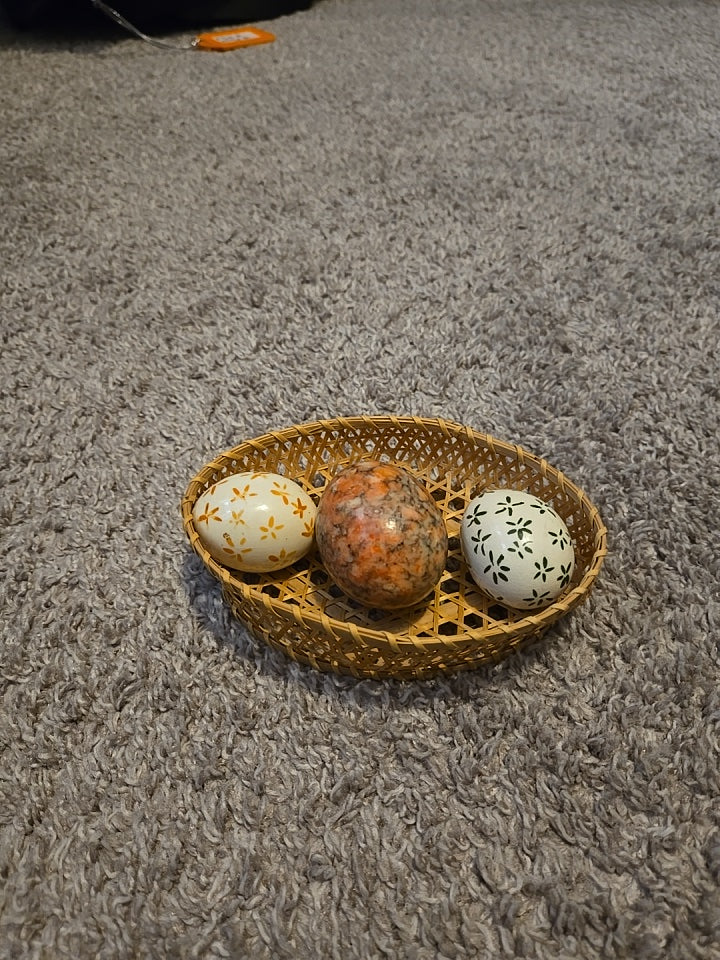 Wicker Basket With Glass And Quartz Eggs