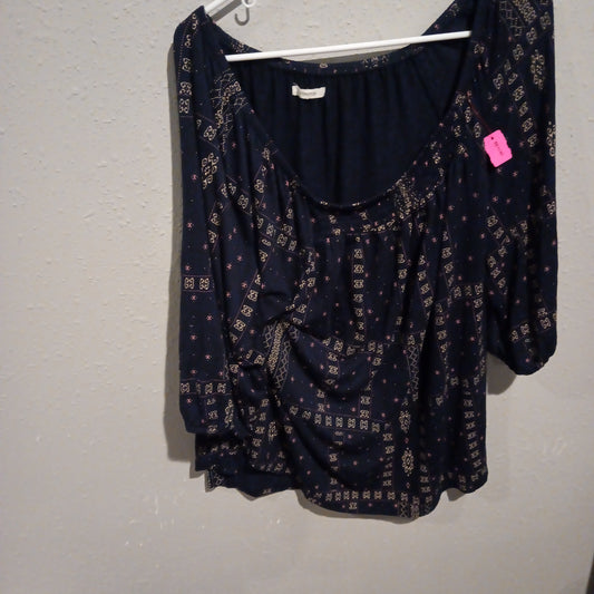 Maurice Blue Print 1/2 Sleeve Pull Over Shirt - Gently Used