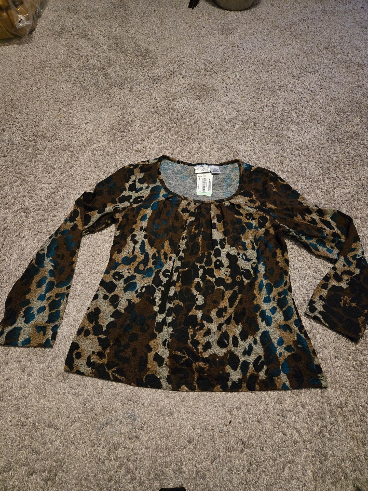 Kim Borgers Leopard Print Long Sleeve Petite