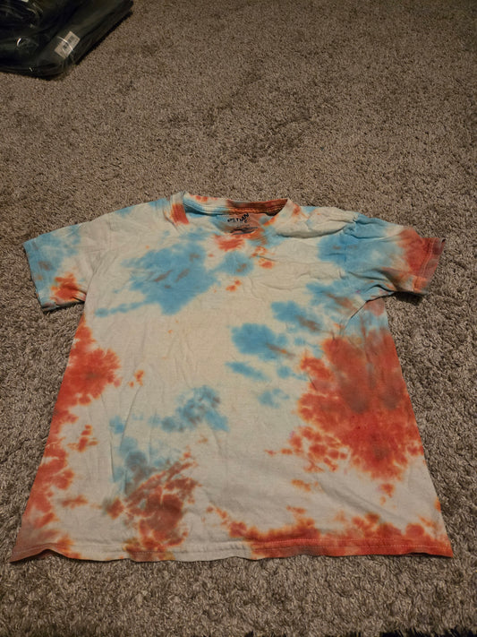 Gilden Tie Dye Blue, White, and Red Short Sleeve TShirt