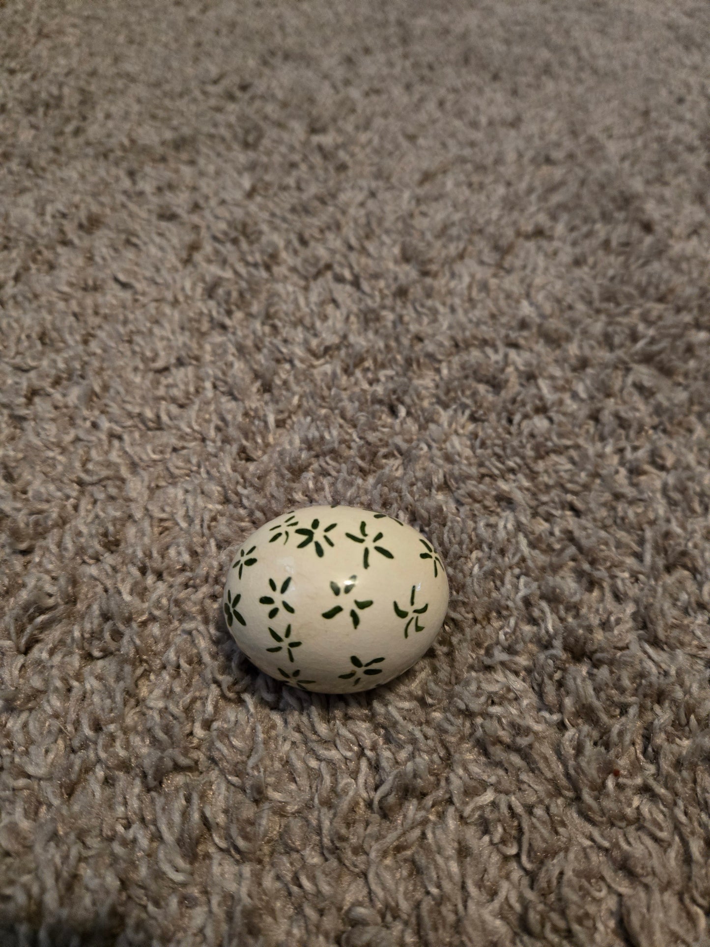 Wicker Basket With Glass And Quartz Eggs