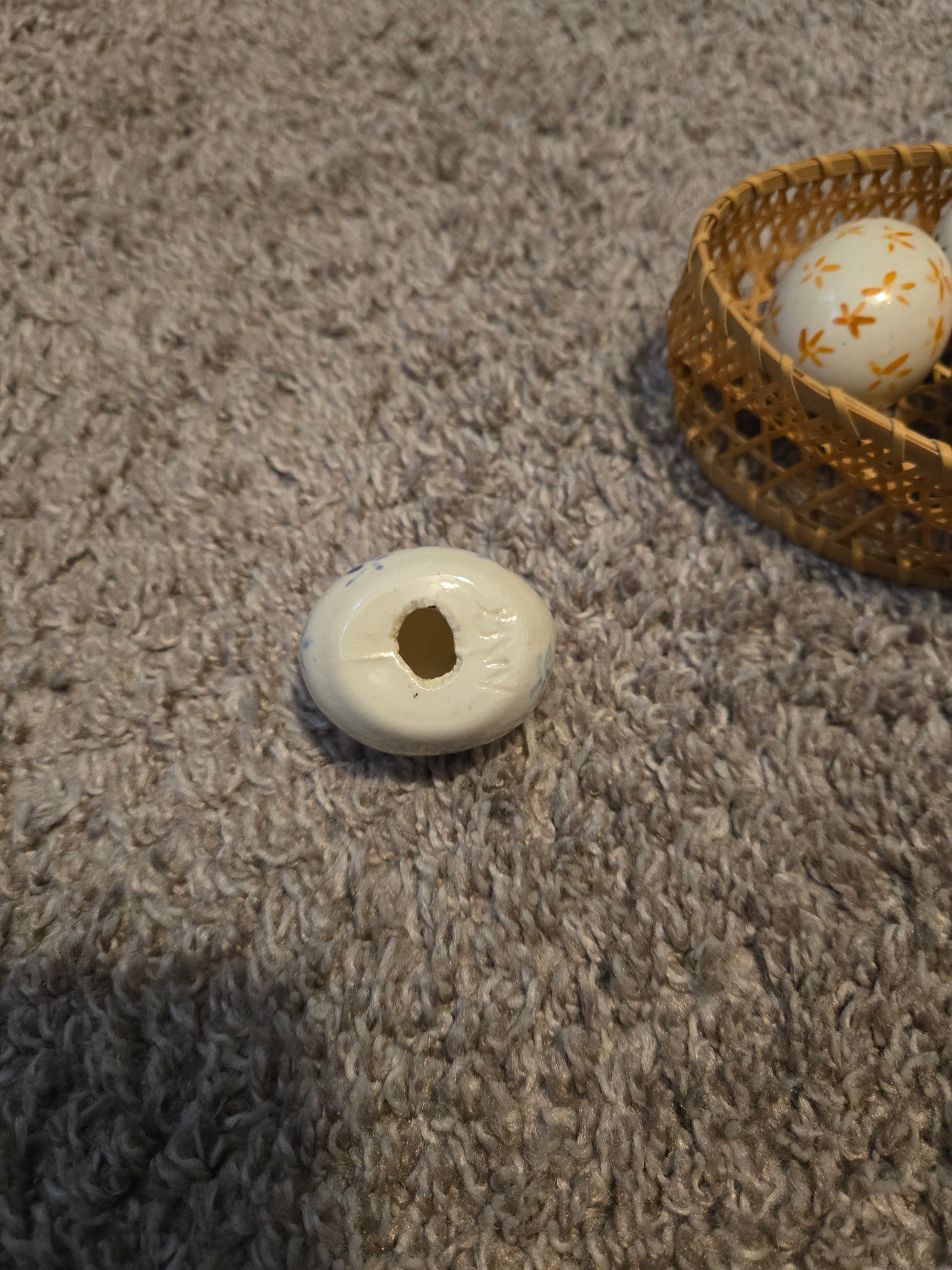 Wicker Basket With Glass And Quartz Eggs