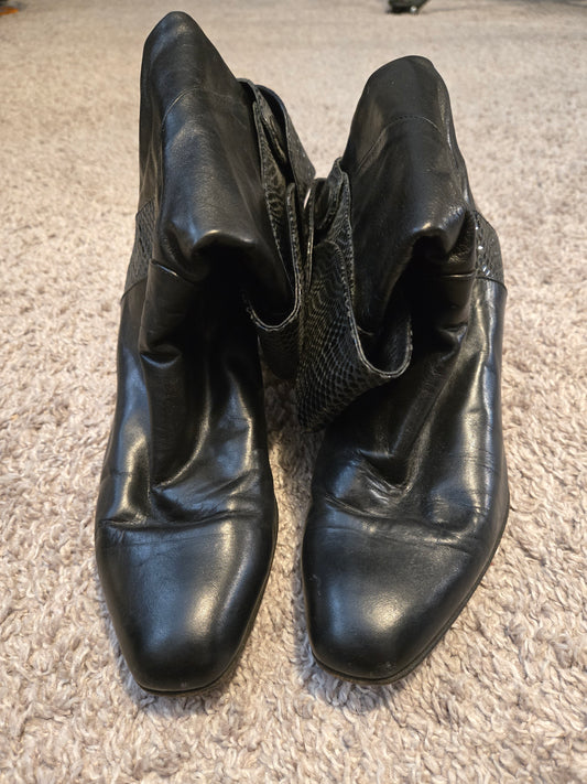 ABulzone Midcalf Black Pull on Boots 2in Heel